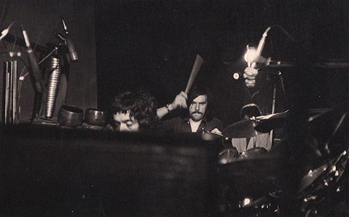 Adictonía. M. Torres, P. Rodriguez, A. Galcerà. Ensayo en Aldana (1979)